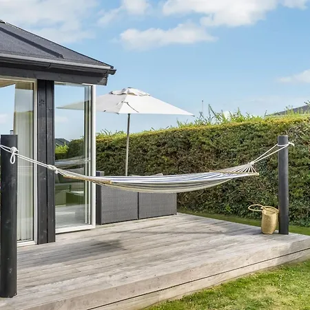 Hubertina - 75m From The Sea By Interhome Nyaraló *