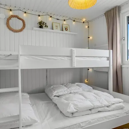 Hubertina - 75m From The Sea By Interhome Hejls